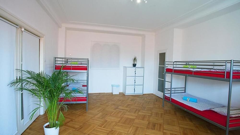 Mcsleep Hostel Prague Exterior photo