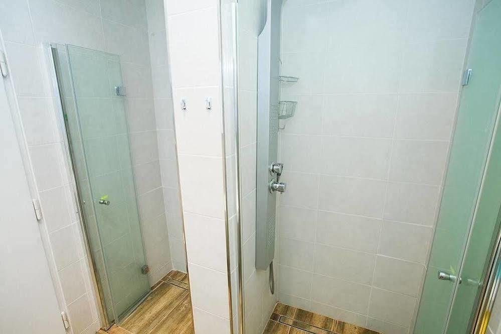 Mcsleep Hostel Prague Exterior photo