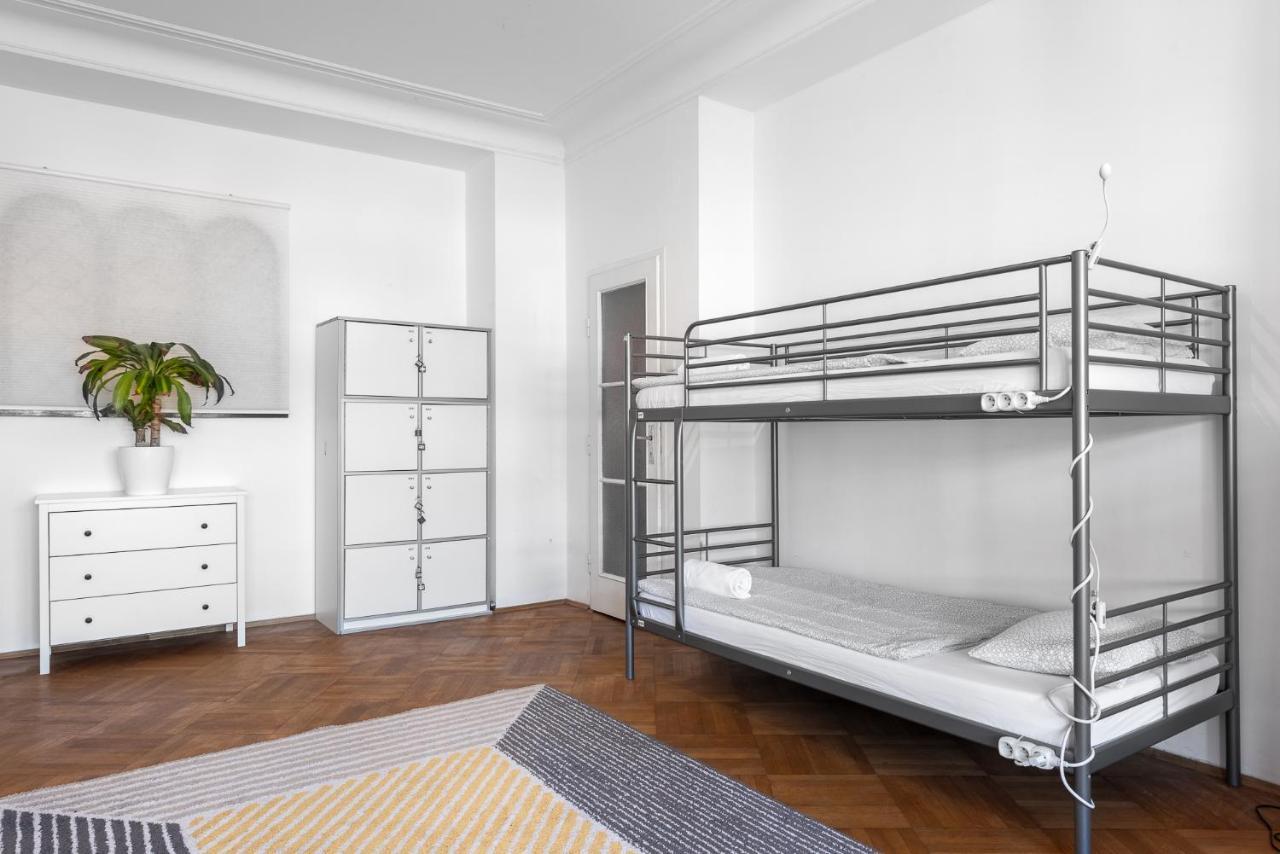 Mcsleep Hostel Prague Exterior photo